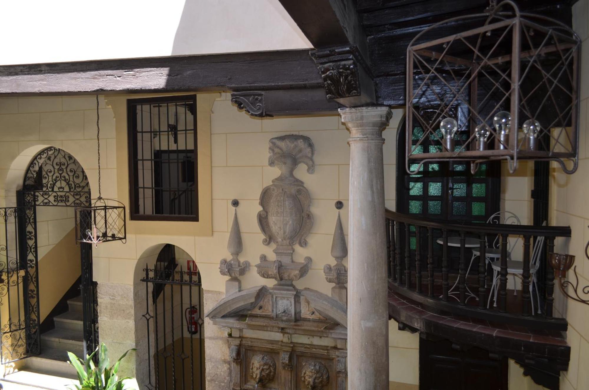 Palacio De Mariana Pineda غرناطة المظهر الخارجي الصورة